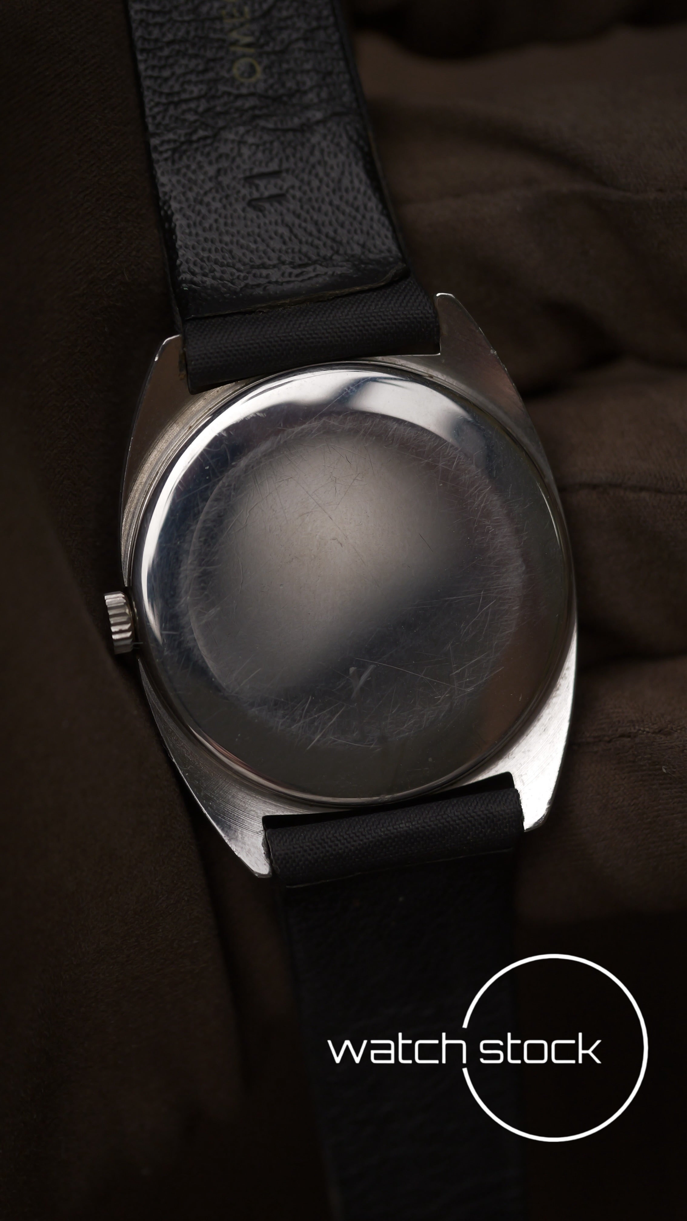 Omega Geneve carica manuale cassa a cuscino 1975 serviced