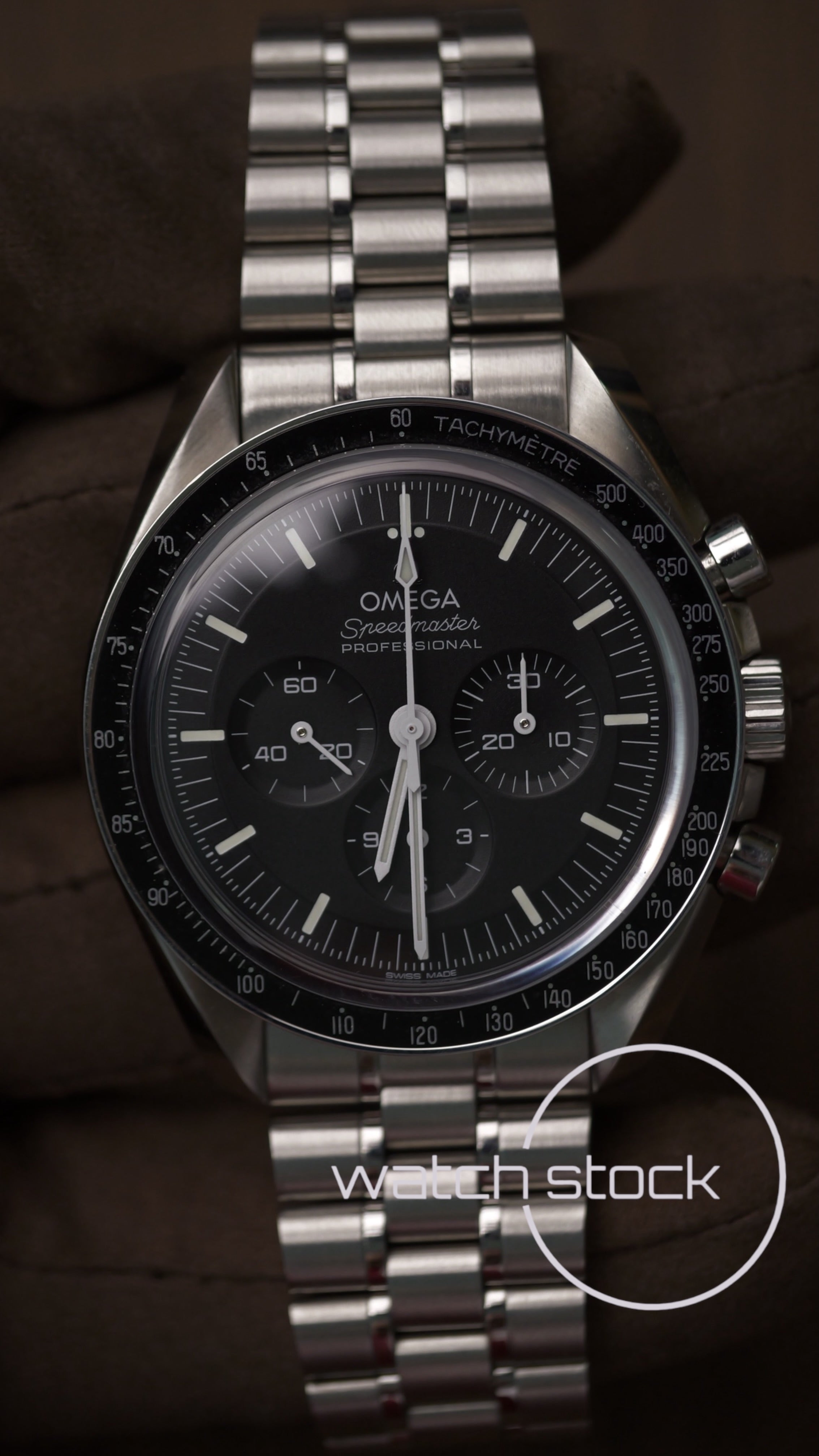 Omega speedmaster professional moonwatch 42mm Ref. 31030425001002 2025