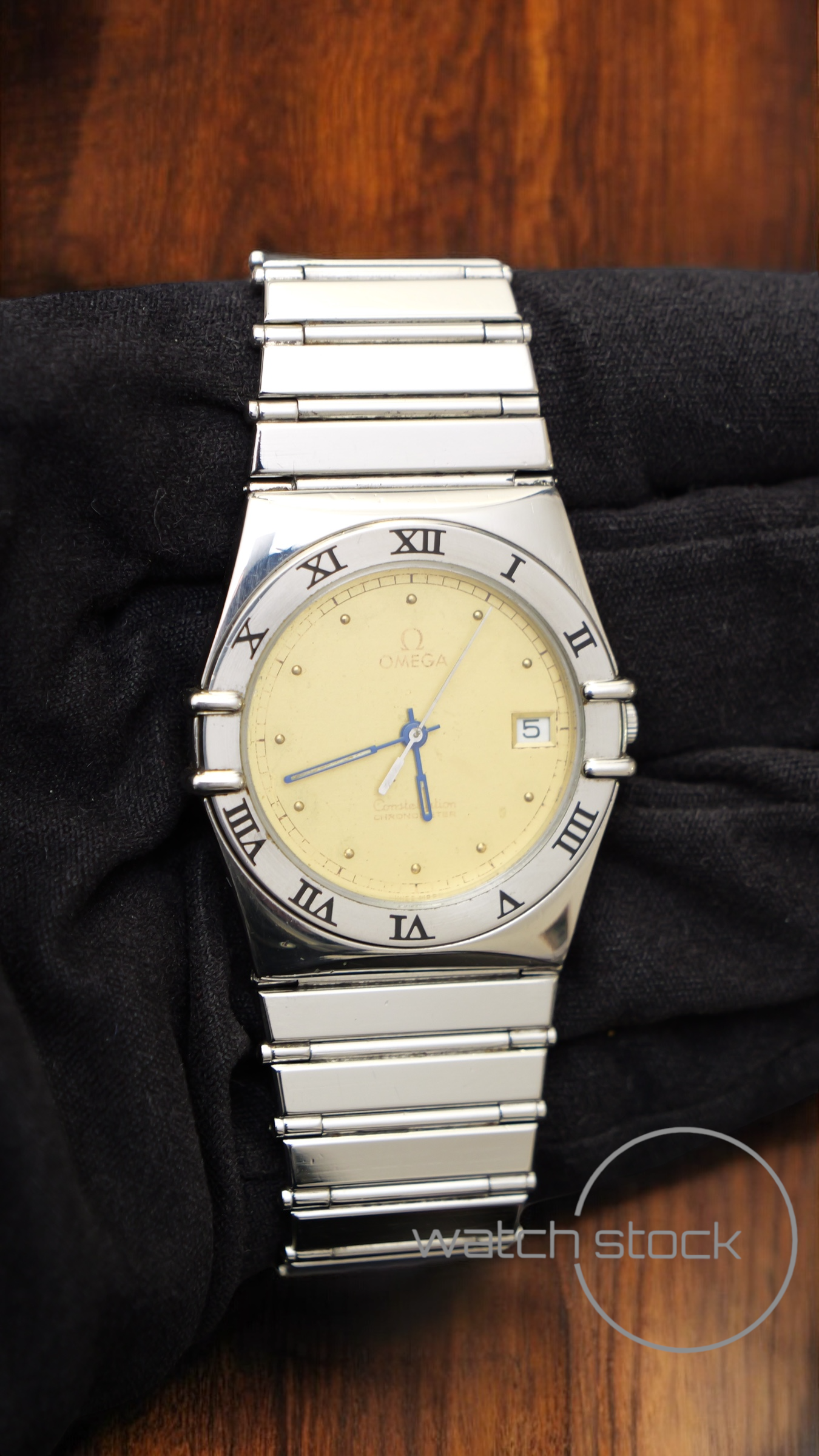 Omega constellation quarz 34mm ref.3961070 yellow dial vintage