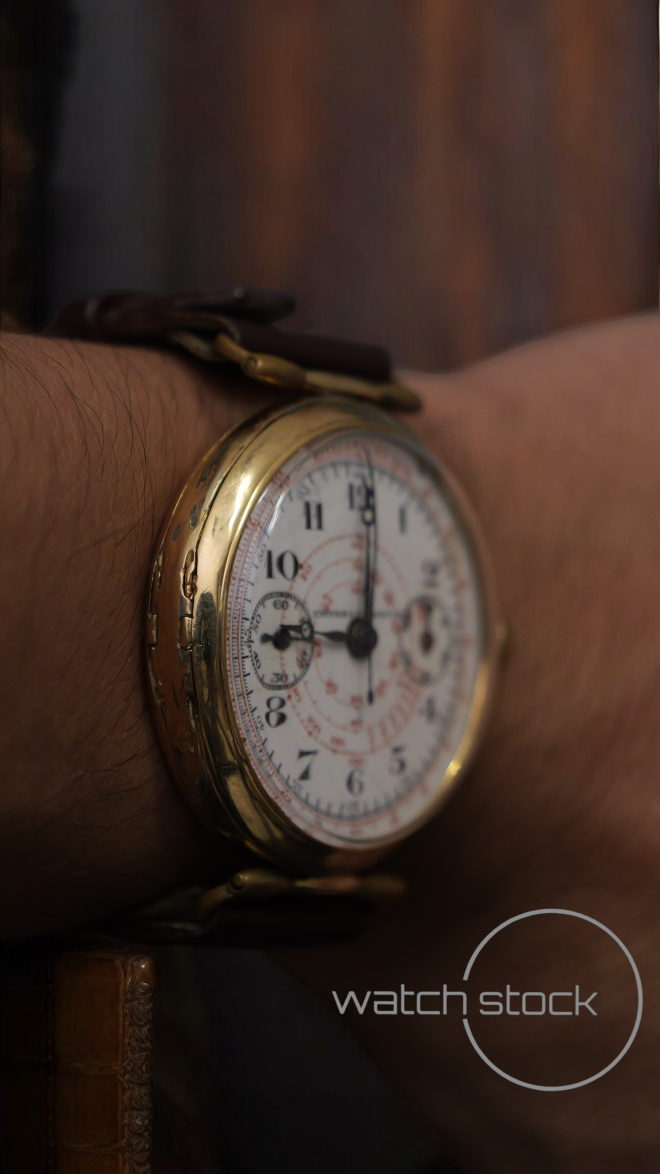 Universal watch monopusher 1930 (40mm) white ceramic dial