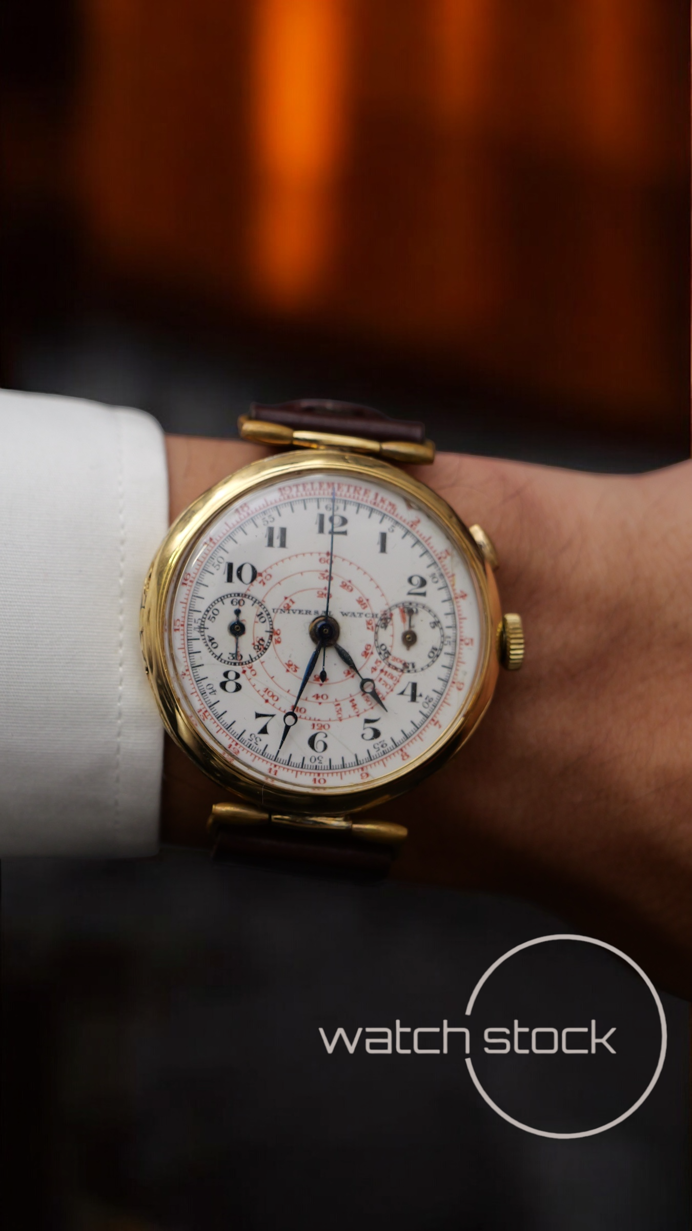 Universal watch monopusher 1930 (40mm) white ceramic dial