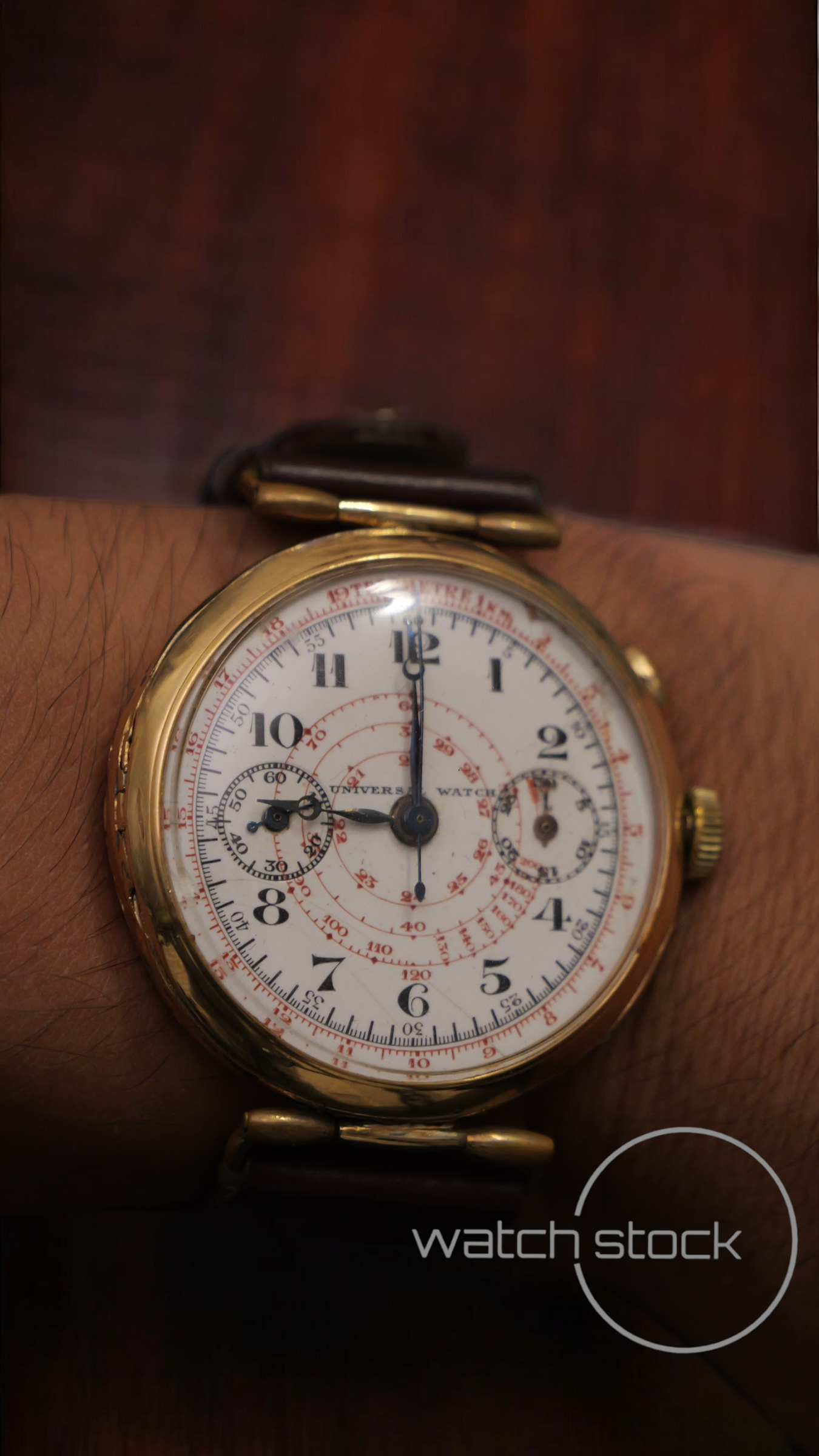 Universal watch monopusher 1930 (40mm) white ceramic dial