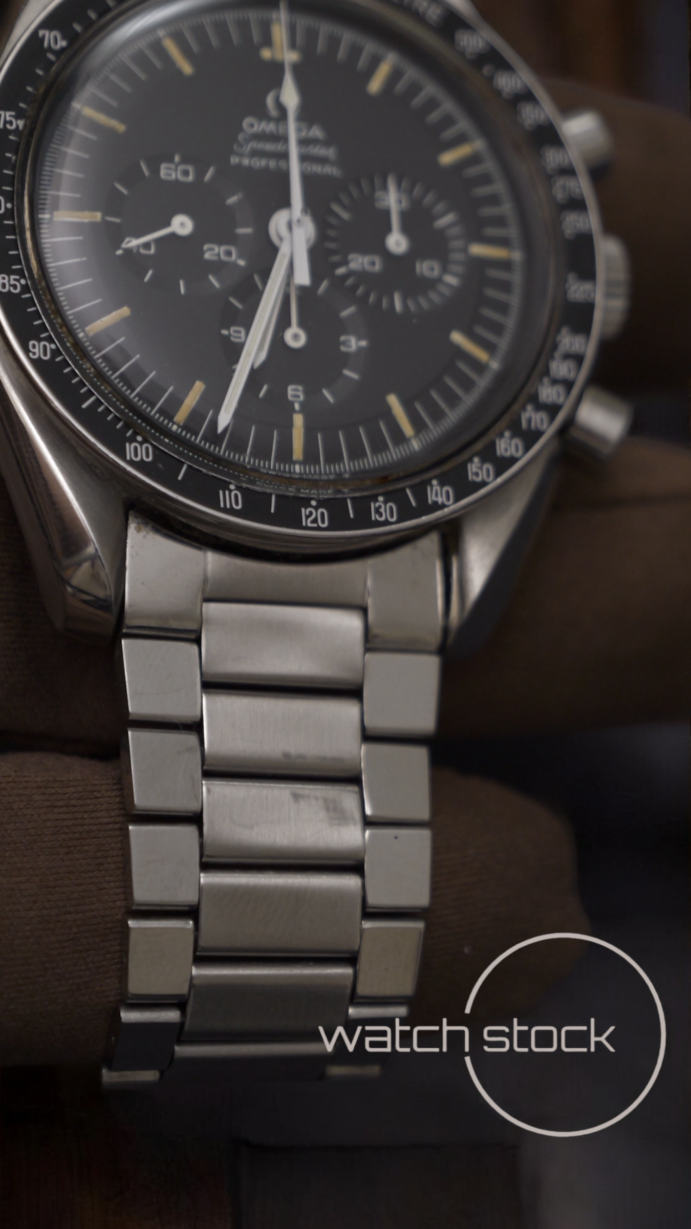 Omega speedmaster professional moonwatch 42mm Ref. 145022-69ST