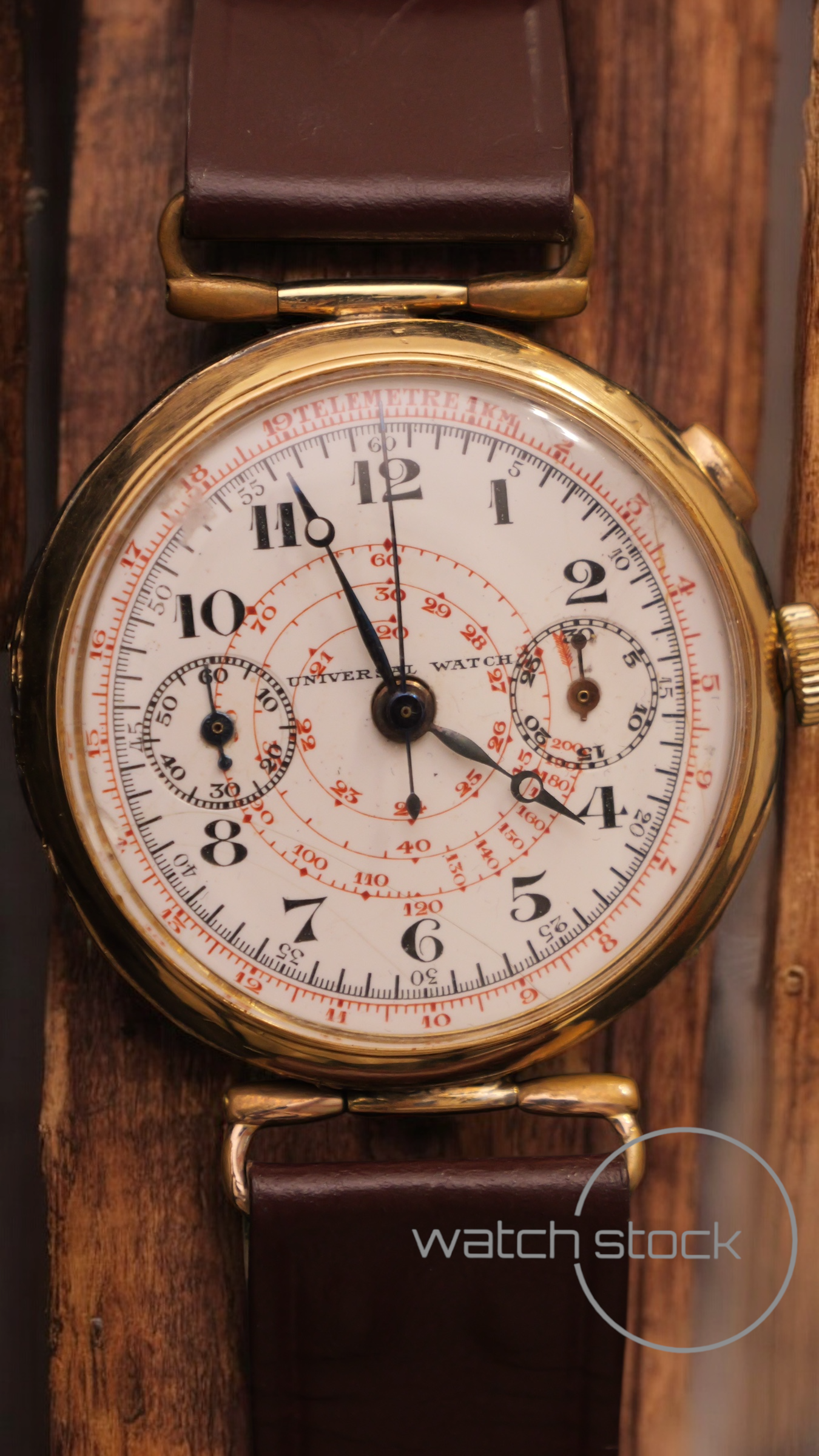 Universal watch monopusher 1930 (40mm) white ceramic dial