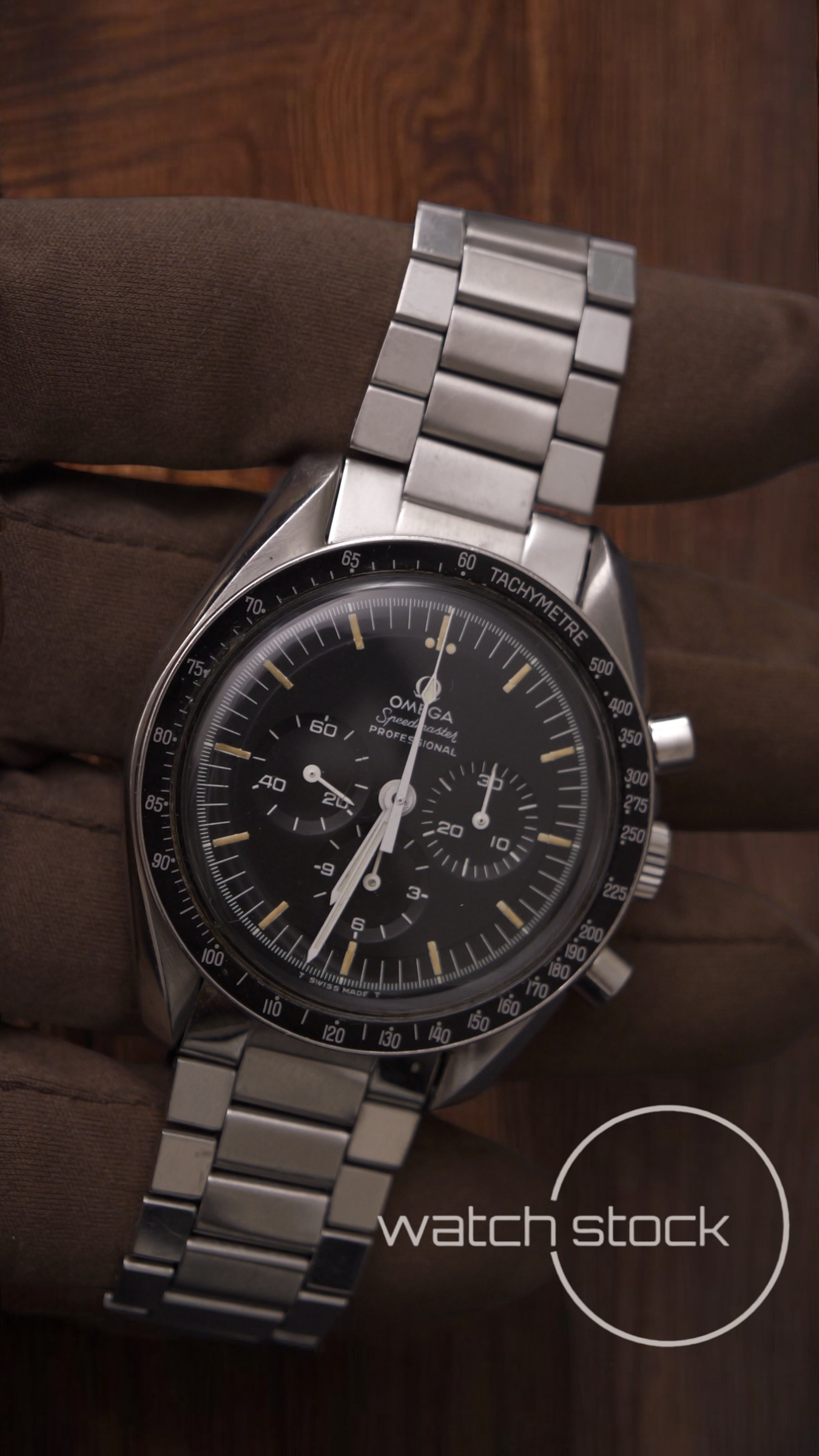 Omega speedmaster professional moonwatch 42mm Ref. 145022-69ST