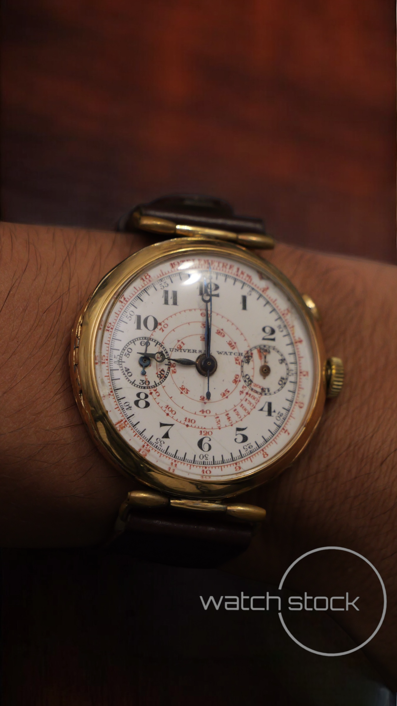 Universal watch monopusher 1930 (40mm) white ceramic dial