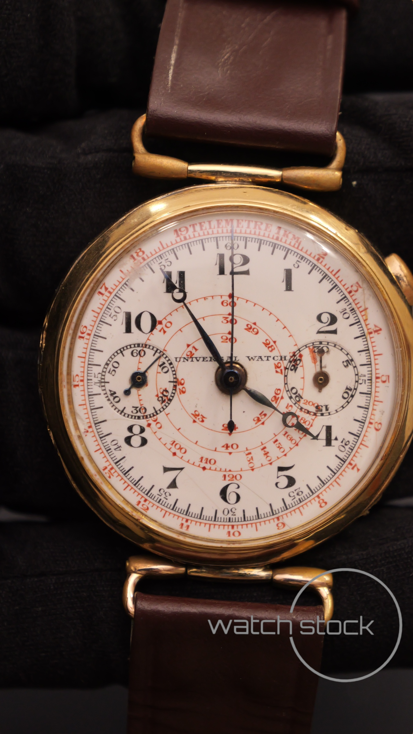 Universal watch monopusher 1930 (40mm) white ceramic dial