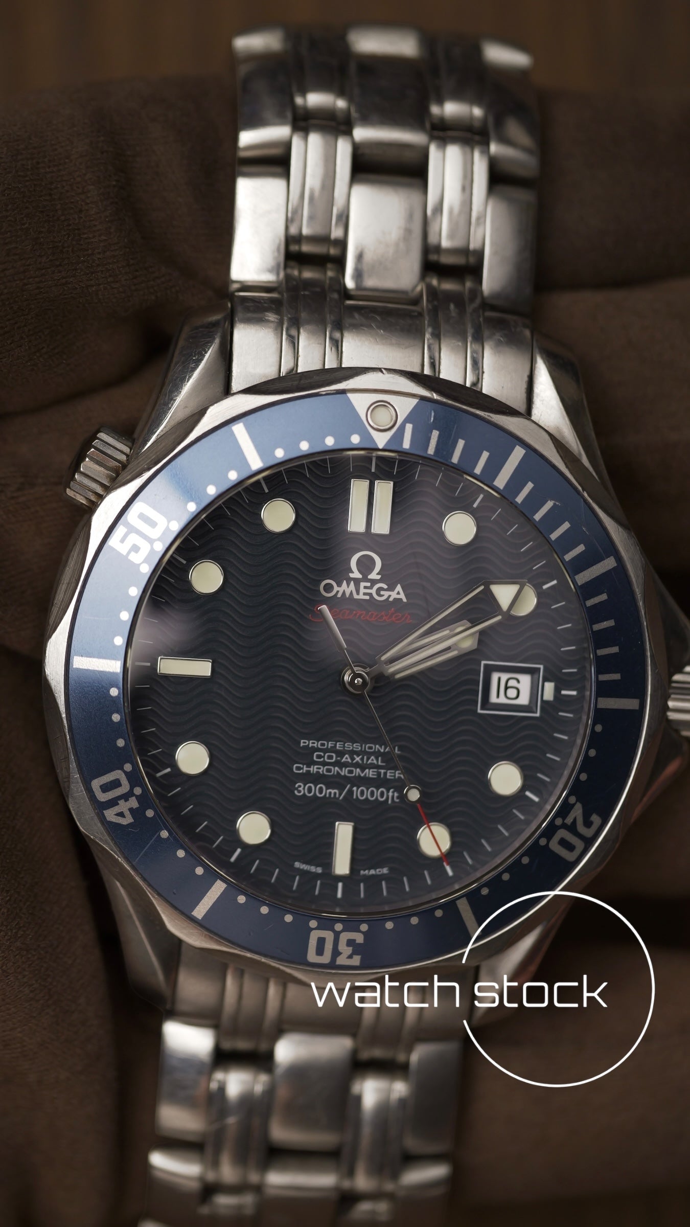 Omega seamaster professional 300M ref. 2220.80.00 James Bond Casino Royale 2007 Full set