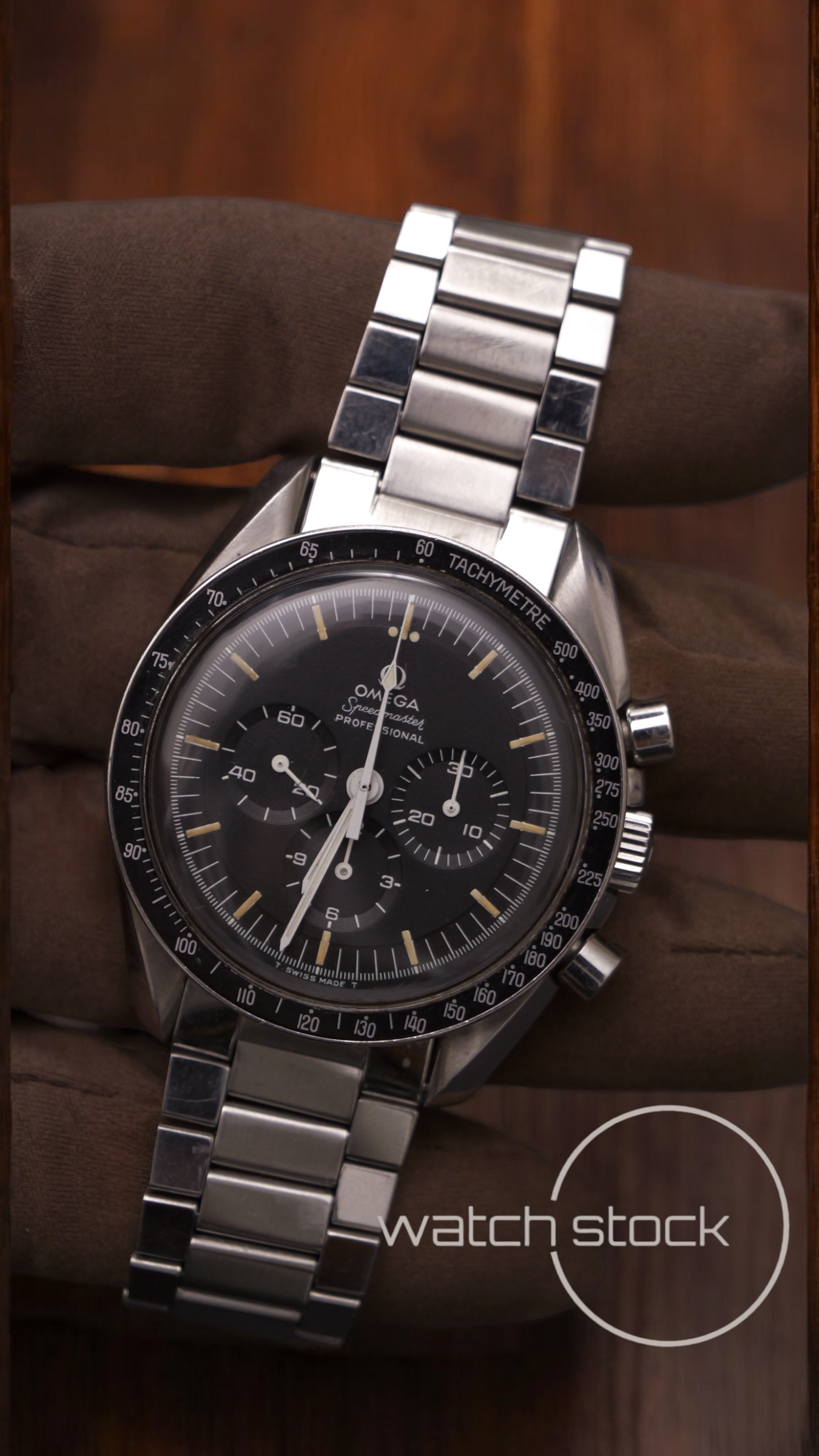 Omega speedmaster professional moonwatch 42mm Ref. 145022-69ST