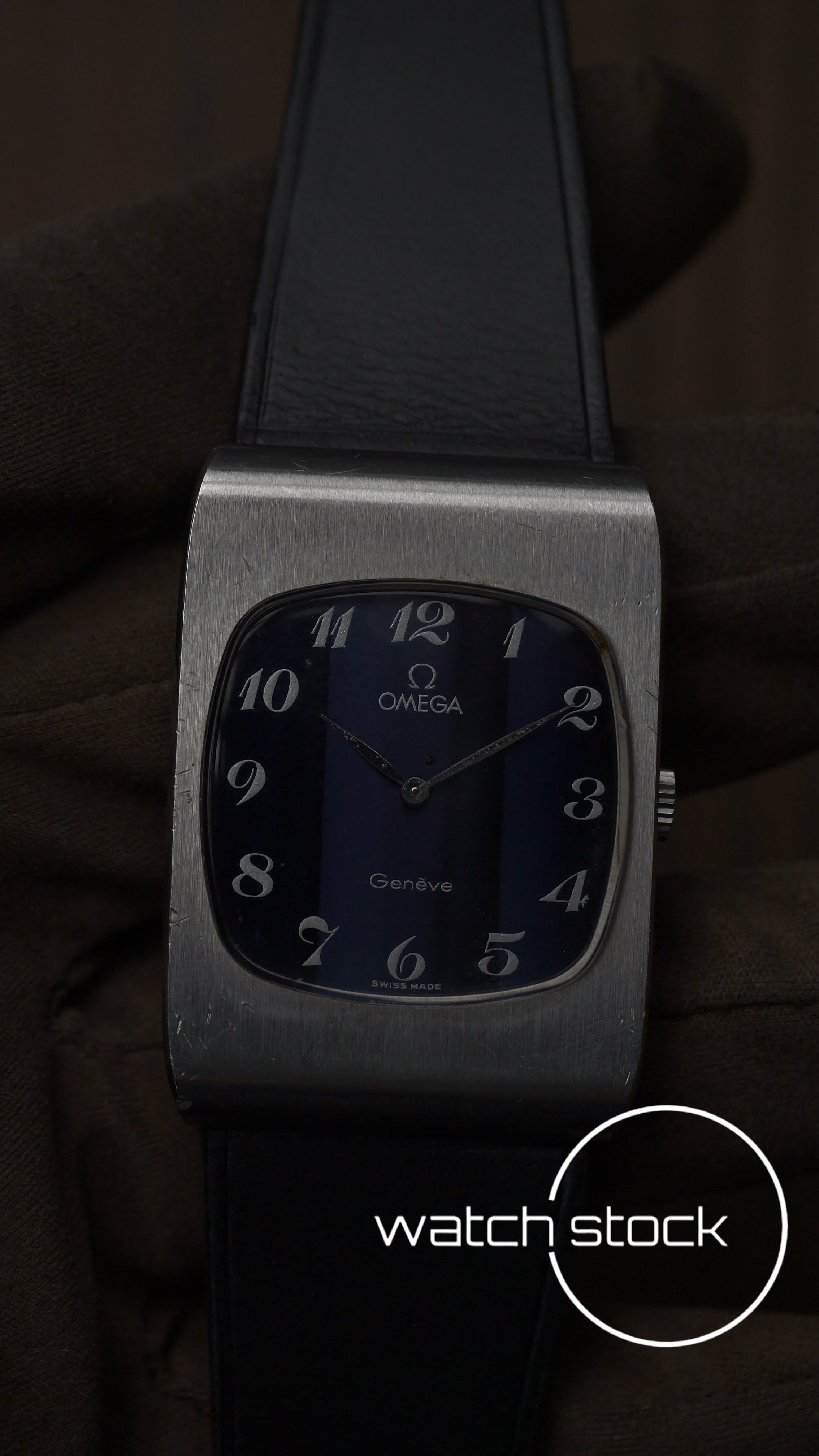 Omega Genève 1975 vintage meccanico vertical soleil dial serviced