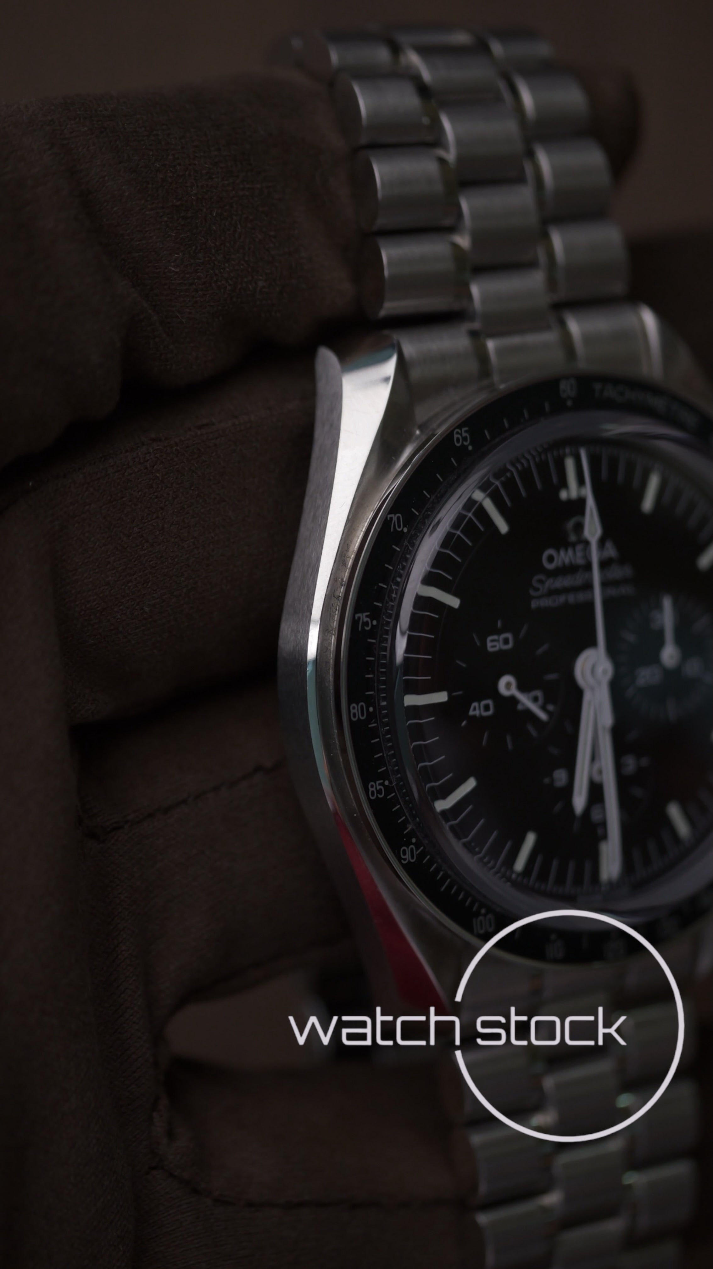 Omega speedmaster professional moonwatch 42mm Ref. 31030425001002 2025