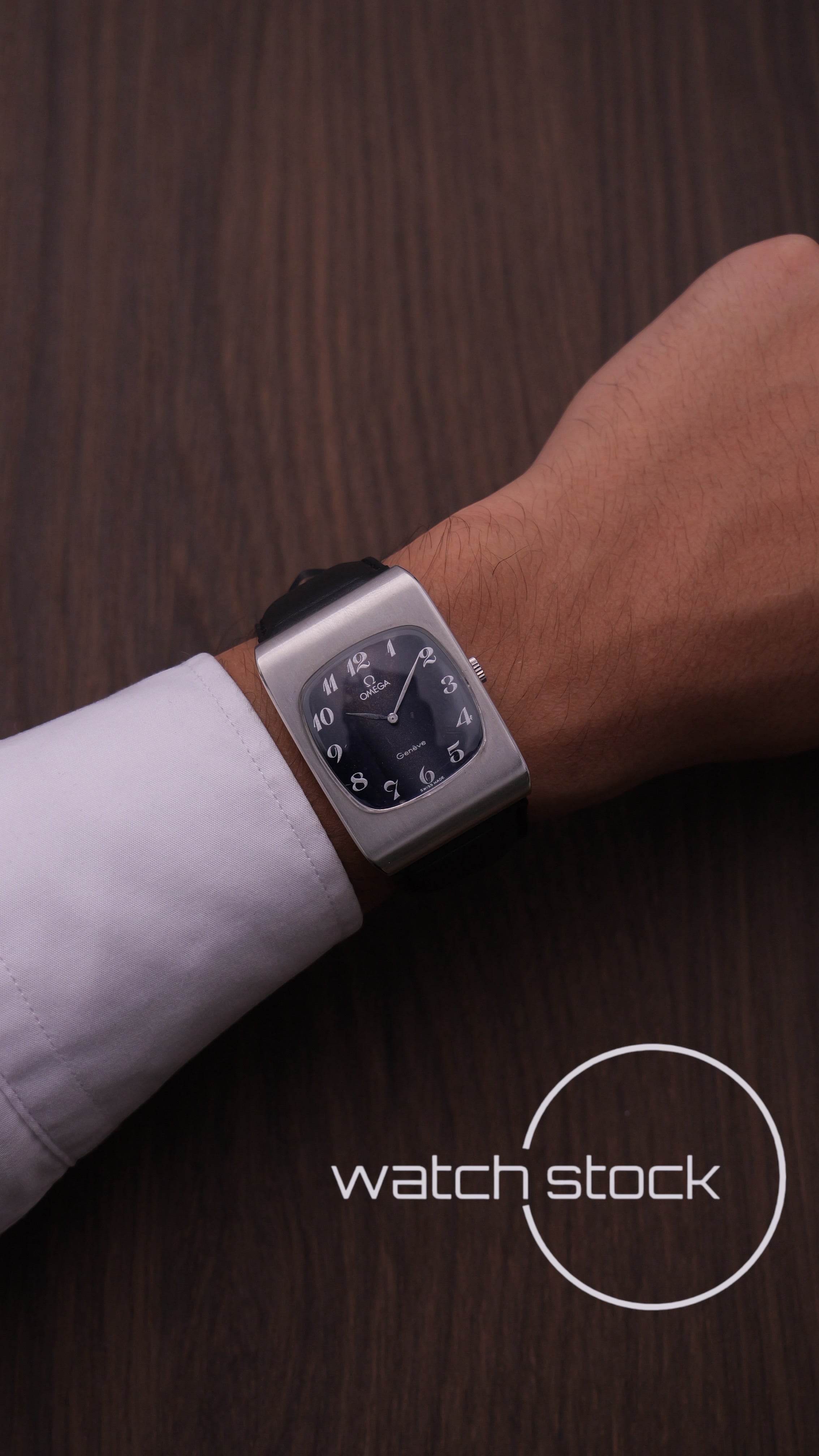 Omega Genève vintage meccanico vertical soleil dial