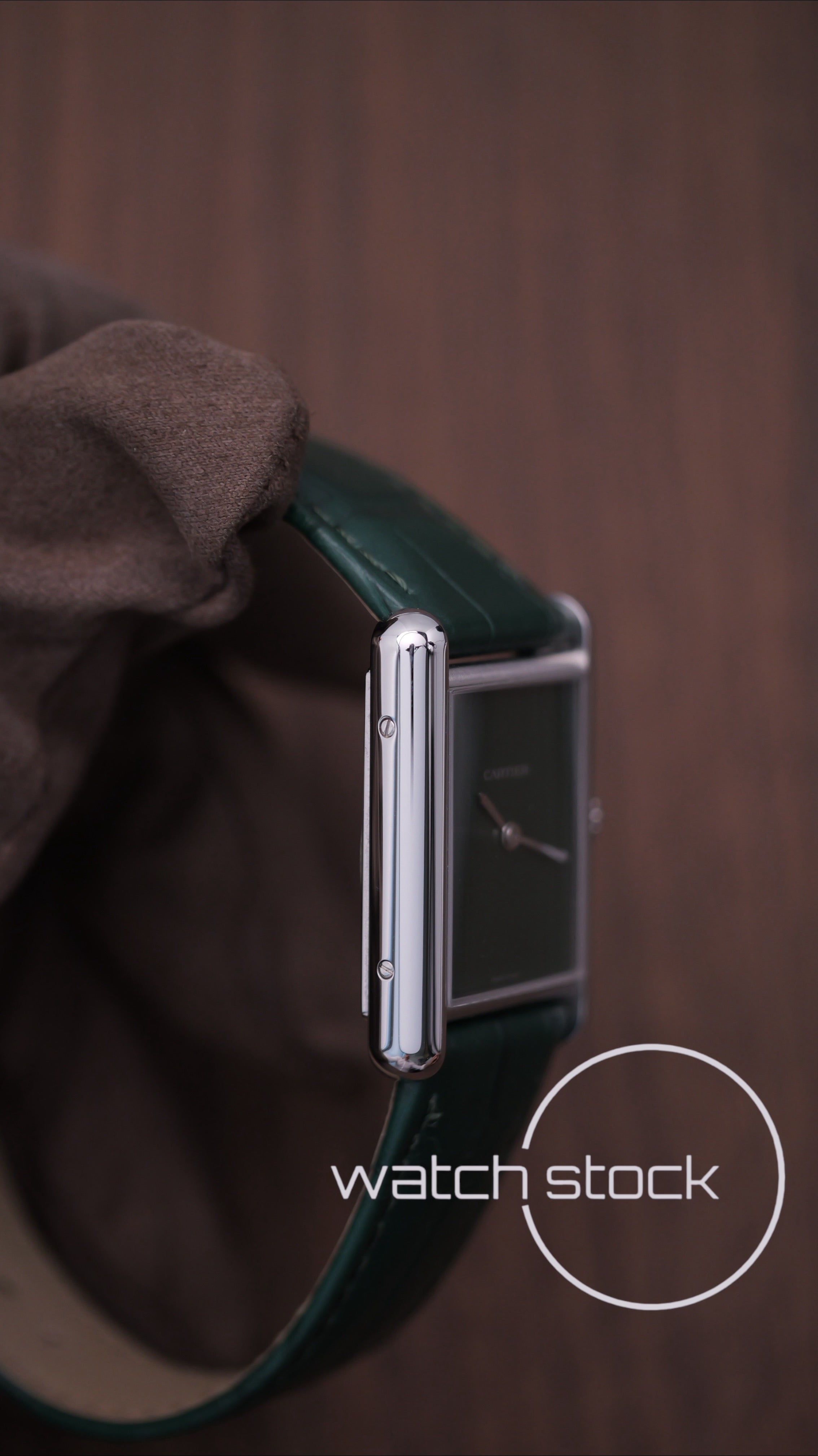 Cartier Tank Must Ref: 4323 33x26mm Full set 2025
