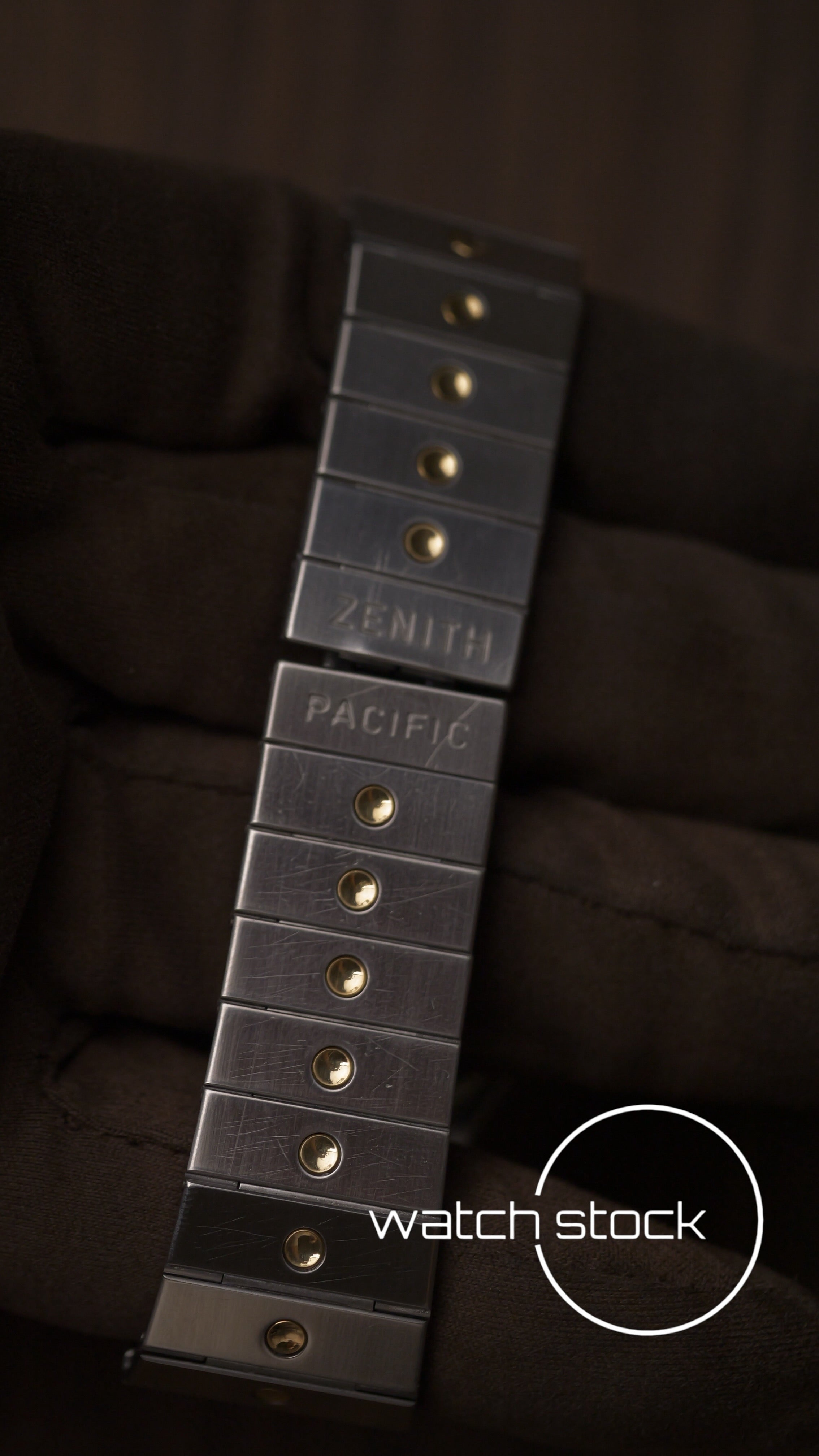 Zenith Pacific 35mm quartz Vintage