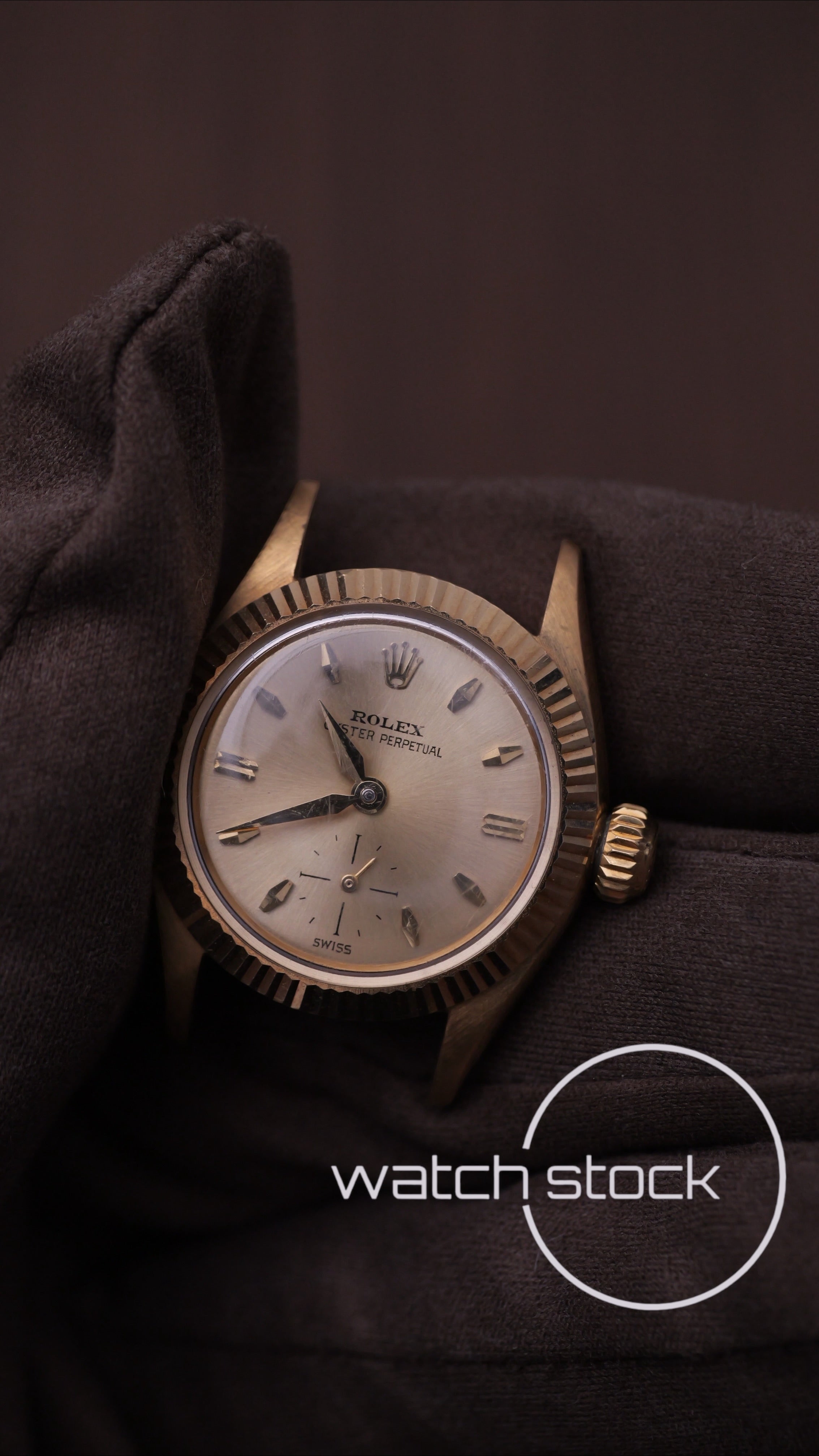 Rolex Oyster Perpetual  Lady 24mm 18k Gold