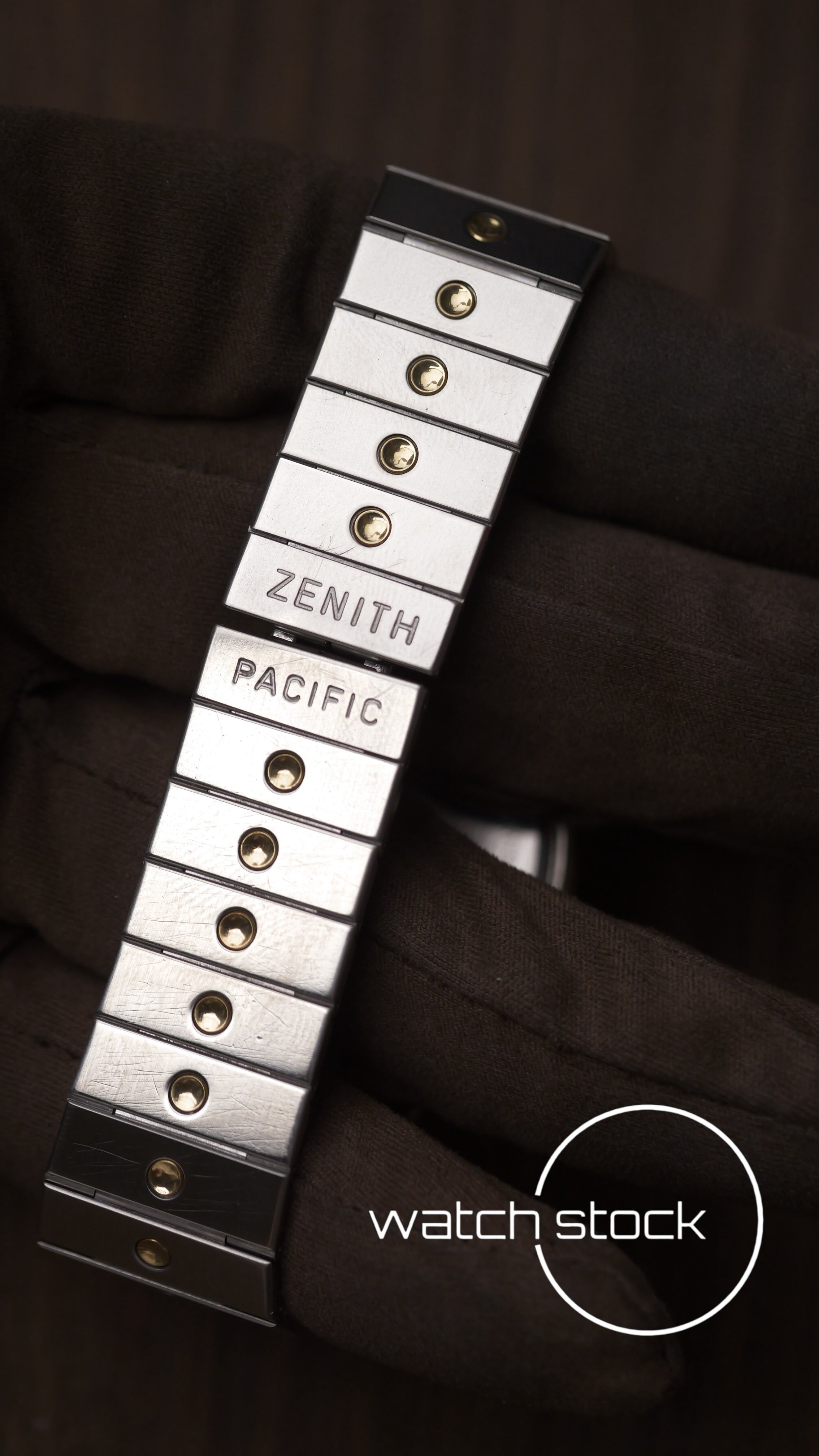 Zenith Pacific 35mm quartz Vintage