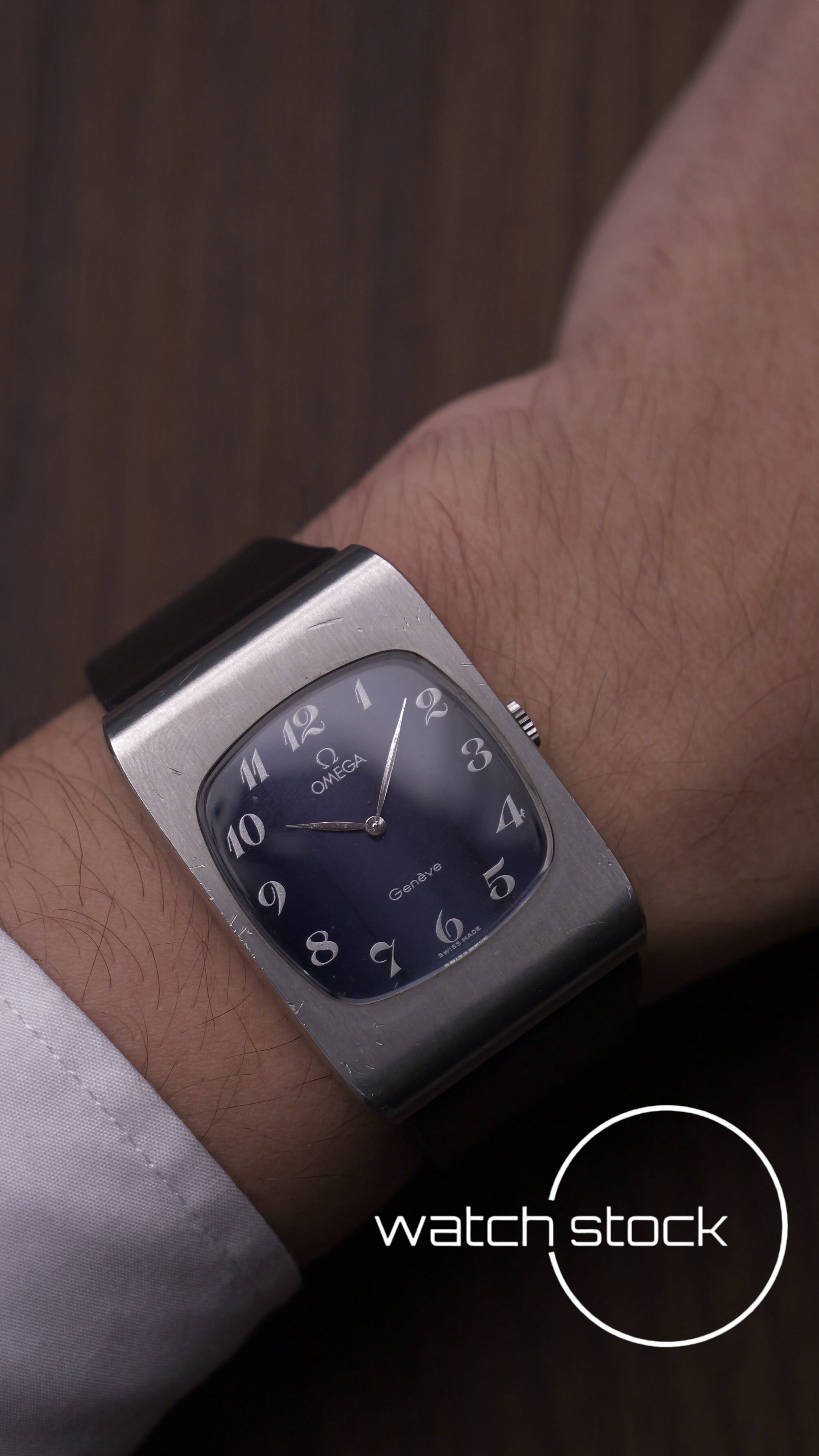 Omega Genève 1975 vintage meccanico vertical soleil dial serviced