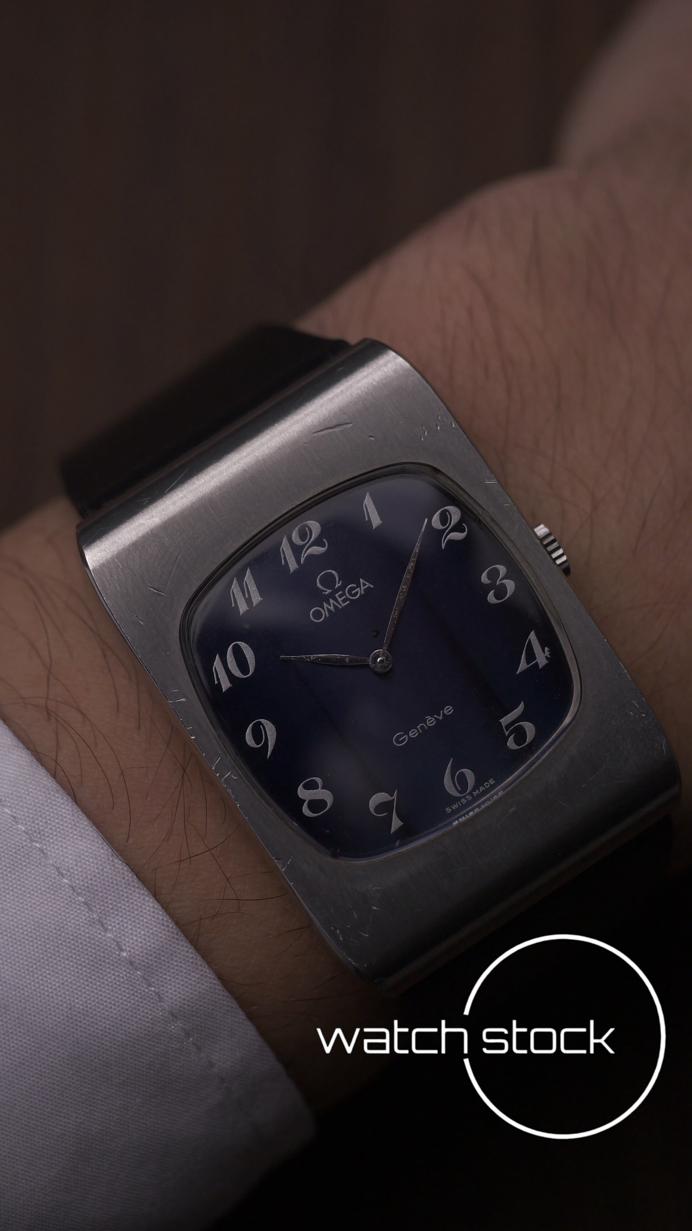 Omega Genève 1975 vintage meccanico vertical soleil dial serviced