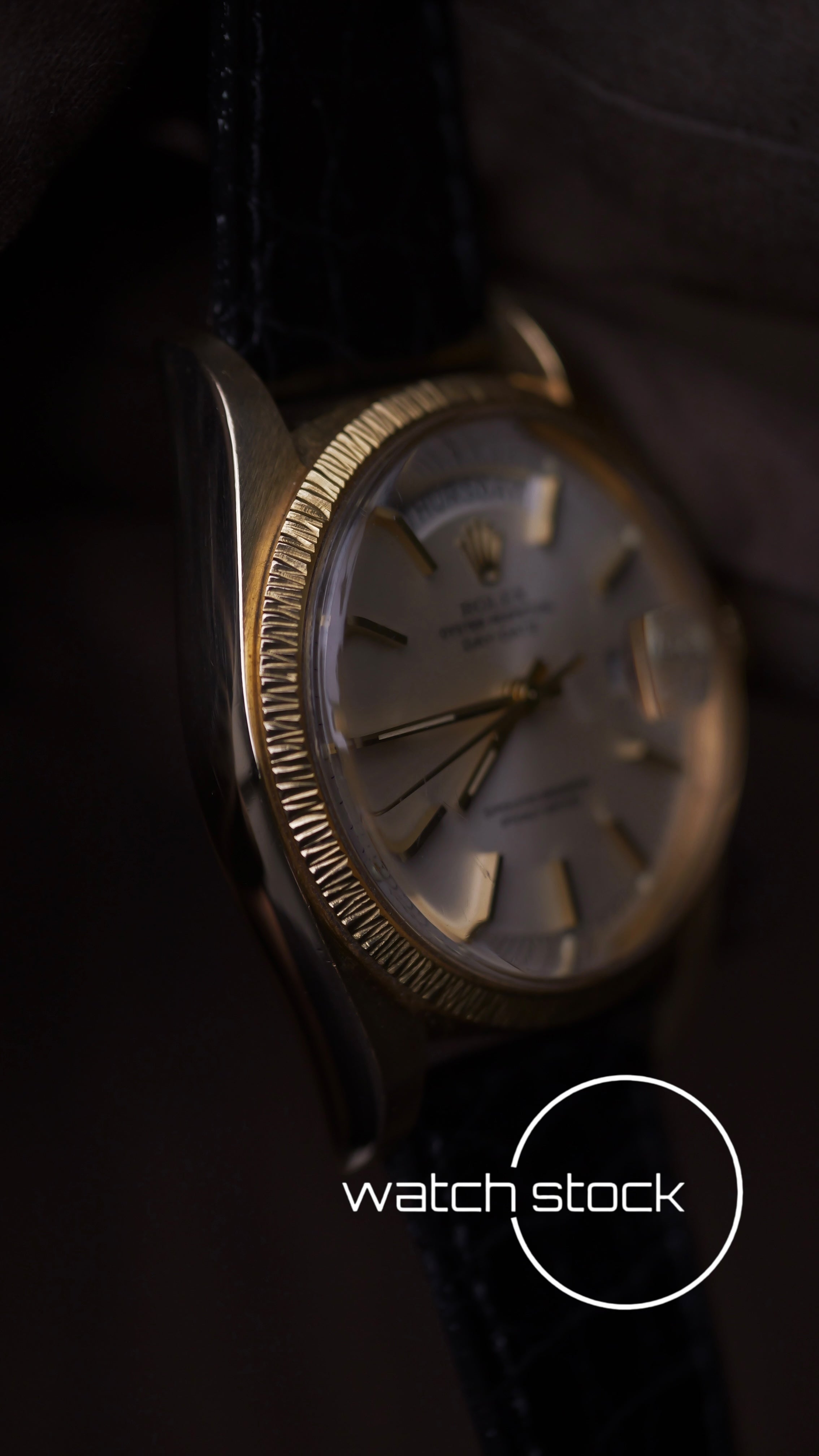 Rolex Day-Date ref. 1807 Bark Bezel 18k Gold