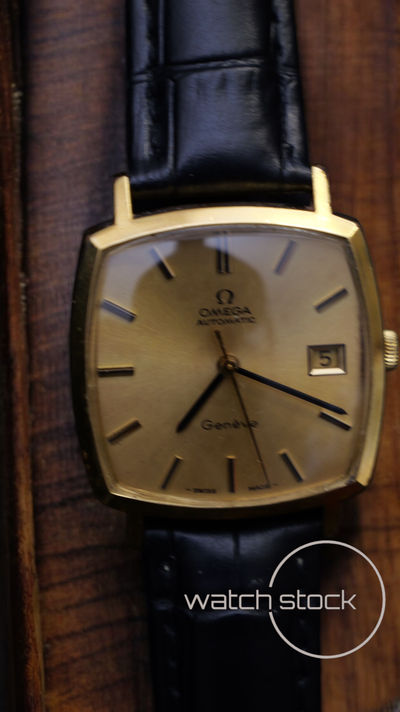 Omega geneve automatic vintage Dress Watch 35mm