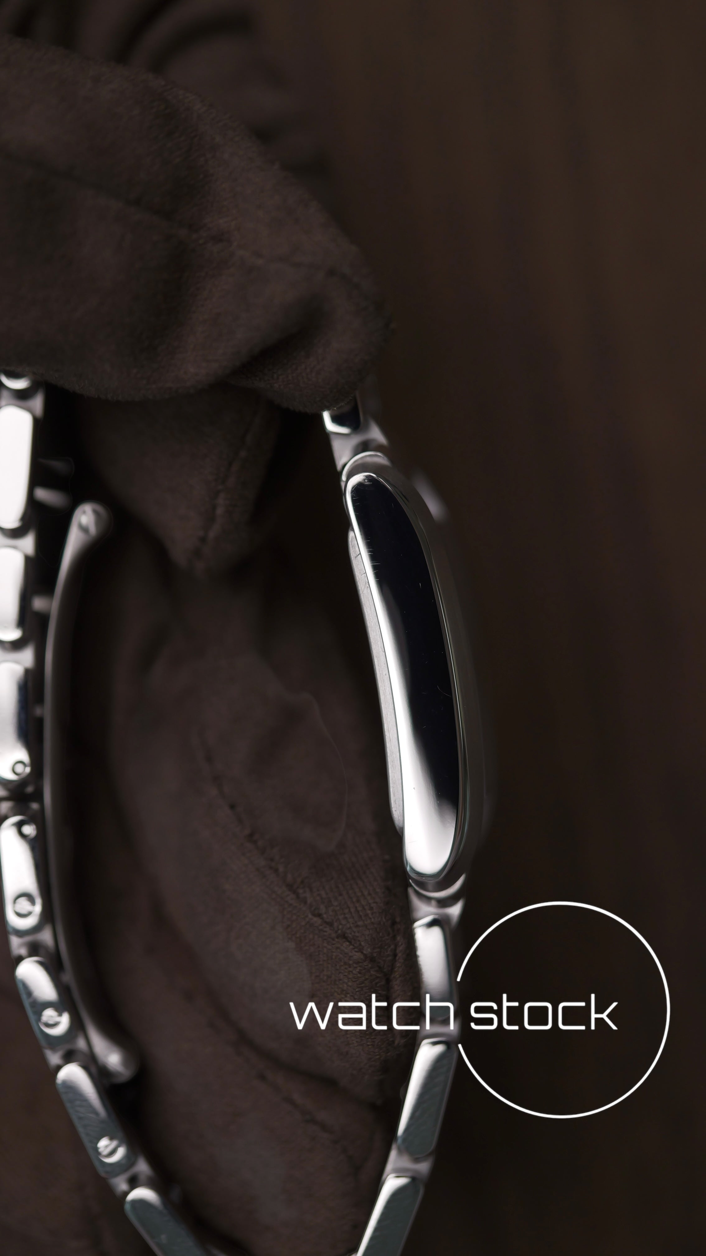 Cartier tank francaise medium ref.2465 29x30mm FULL SET quartz