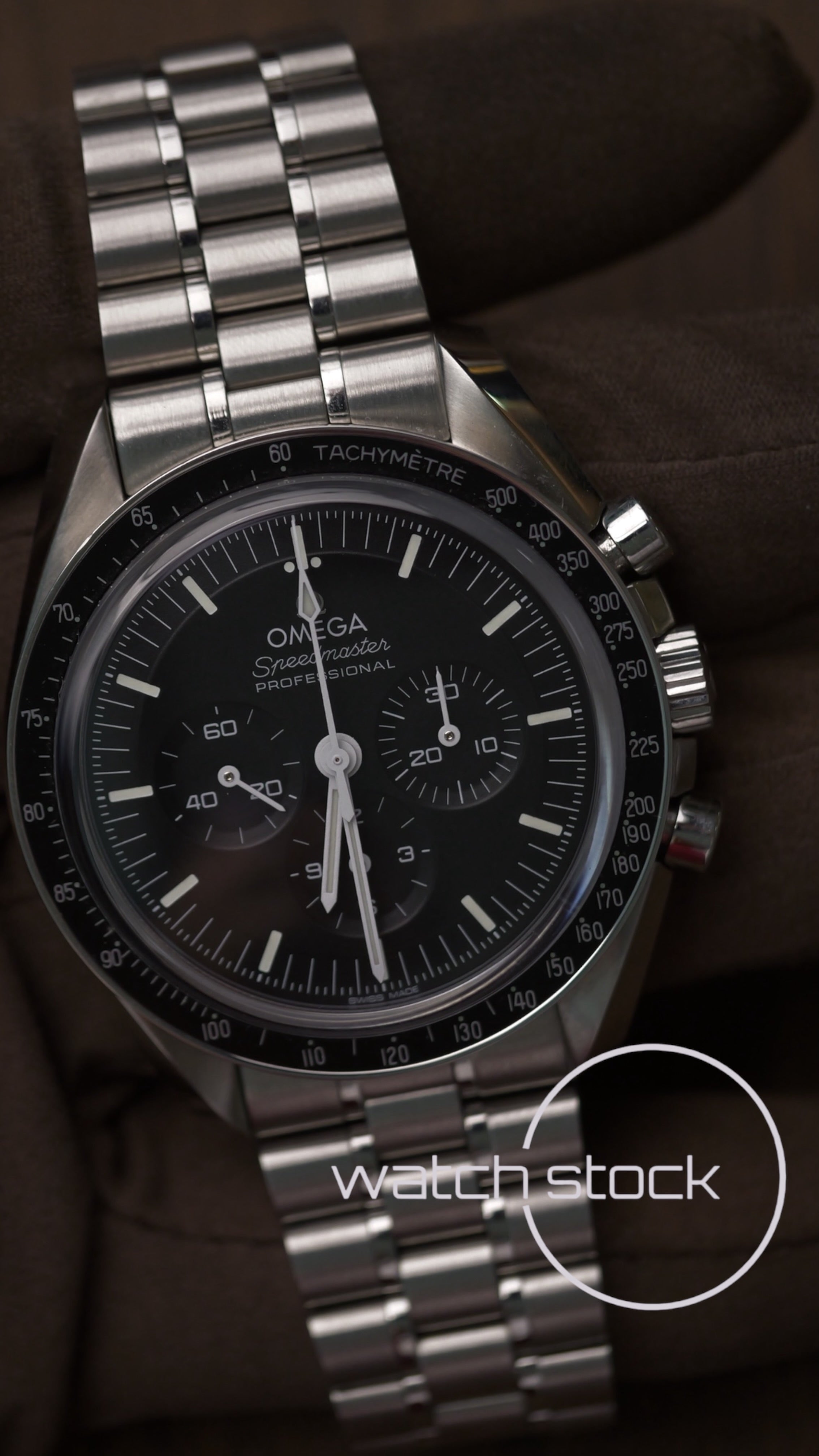 Omega speedmaster professional moonwatch 42mm Ref. 31030425001002 2025