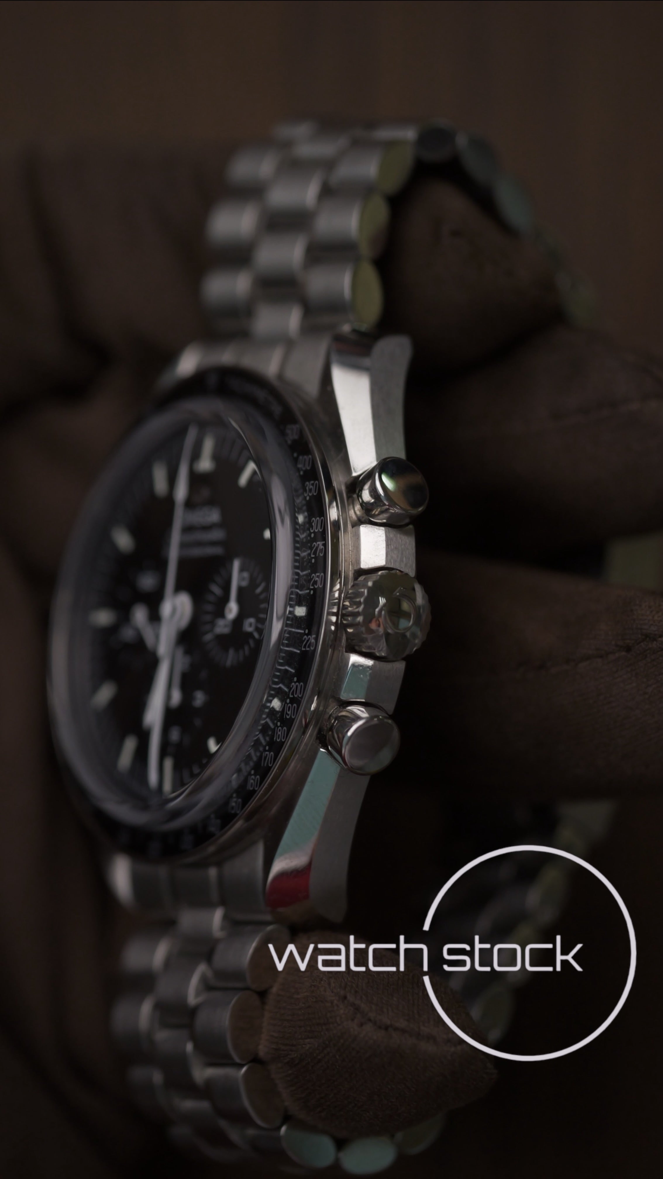 Omega speedmaster professional moonwatch 42mm Ref. 31030425001002 2025