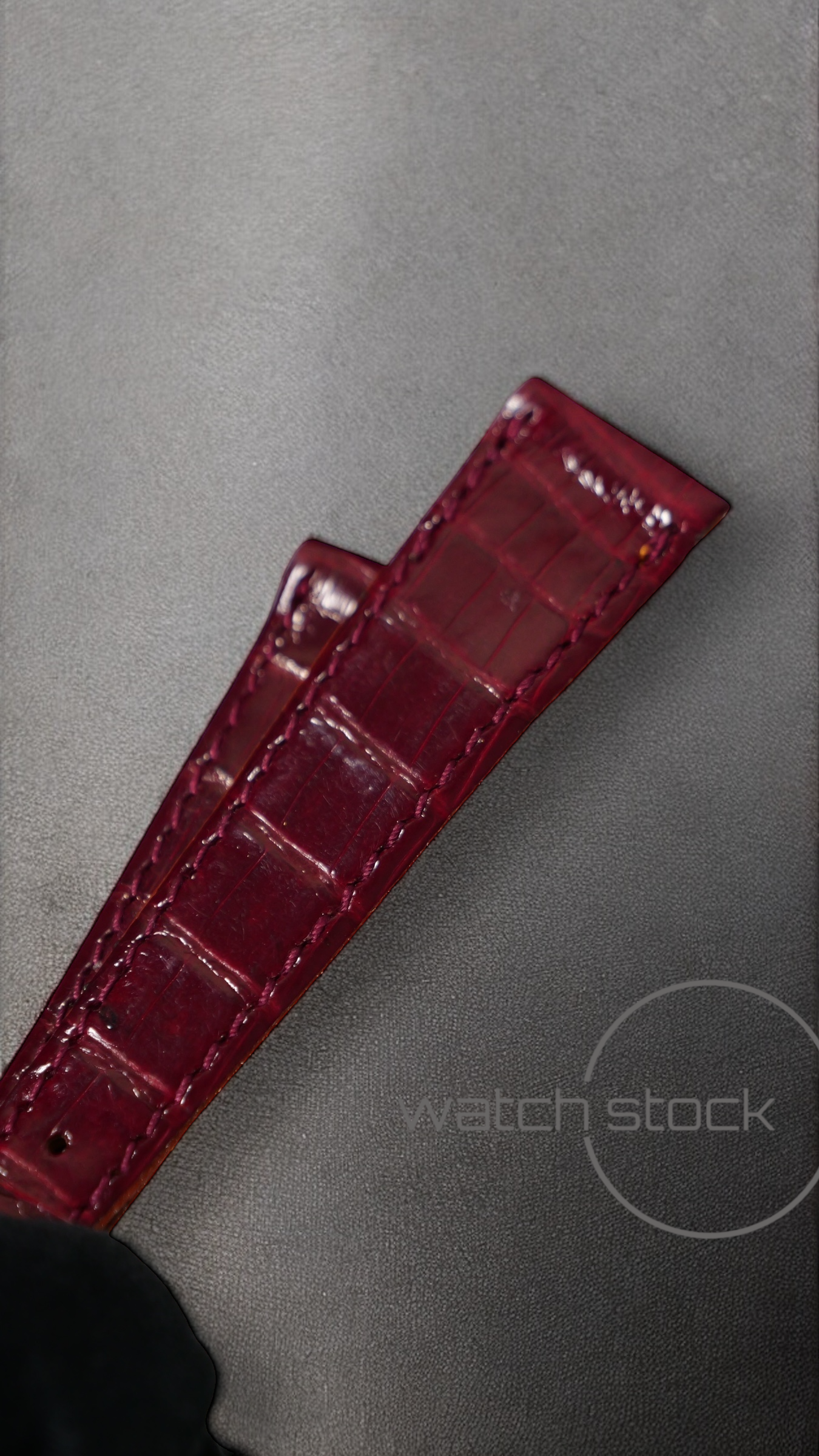 Cinturino Longines in pelle coccodrillo rosso con fibbia loggata ansa 18mm